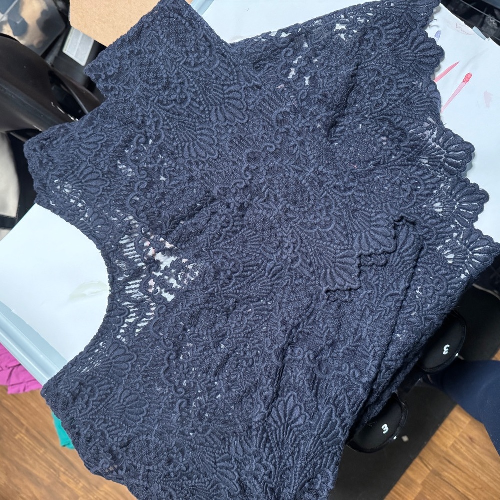 Beautiful navy lace crop top from Sezane - size 38